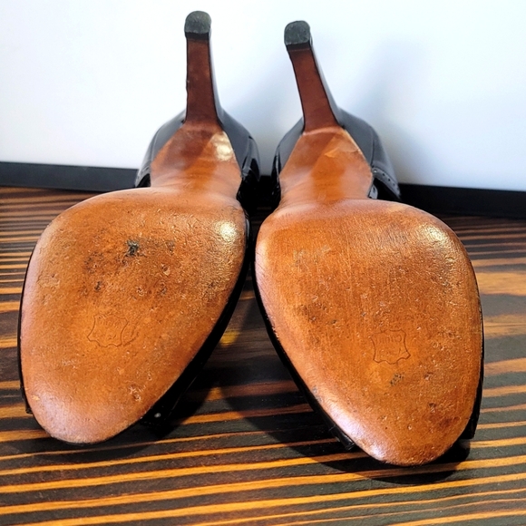 Manolo Blahnik Charlado 39.5 Black Patent Peep Toe D'orsay Spectator Heels Pumps - Picture 7 of 16